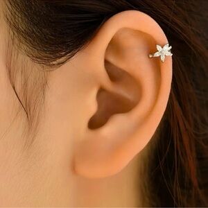 Delicate Zirconia Flower Clip-On Earring – Elegant Ear Cuff 🌸